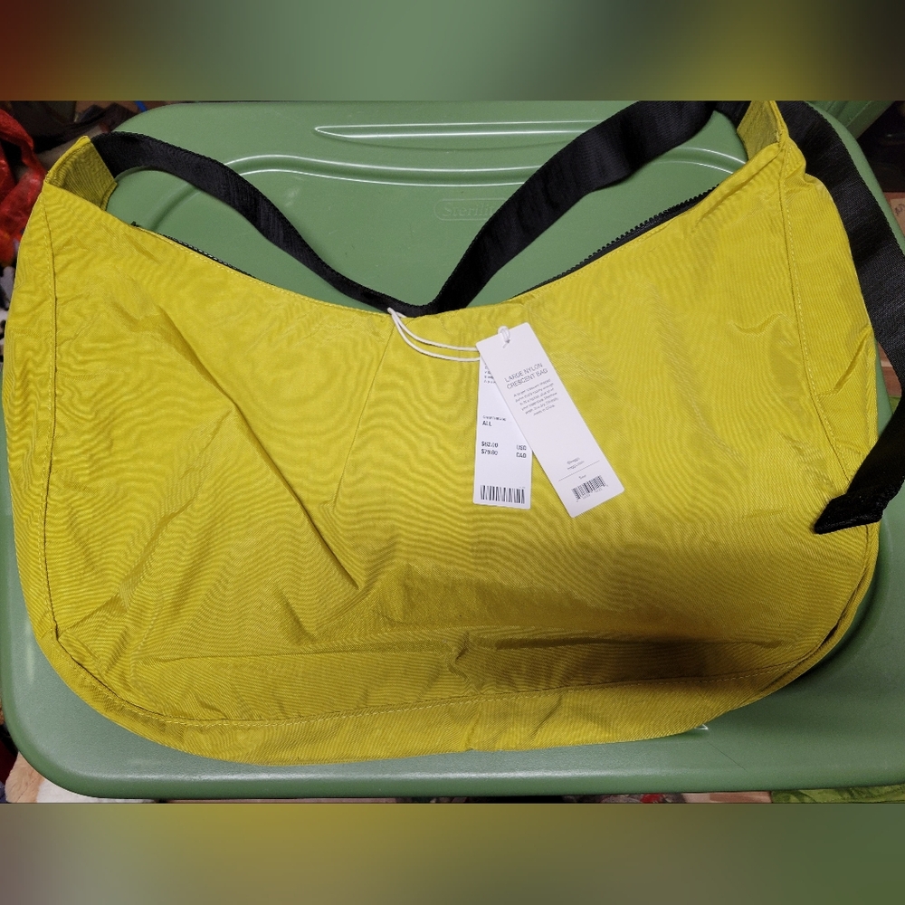 Baggu Large Crescent Sour Nwt